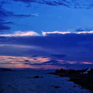 关于美女色色的非法网站
