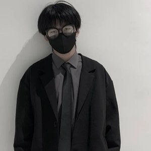 关于美女色色的非法网站
